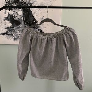 Off the shoulder top// Brandy Melville